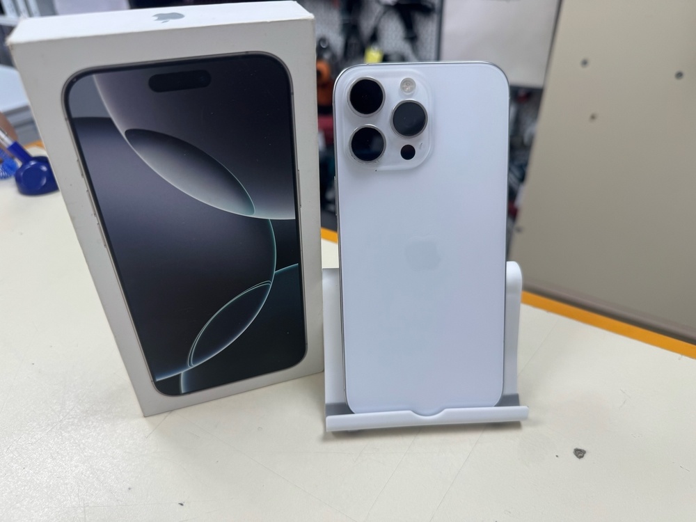 Смартфон Apple Iphone 16 Pro Max 256Gb