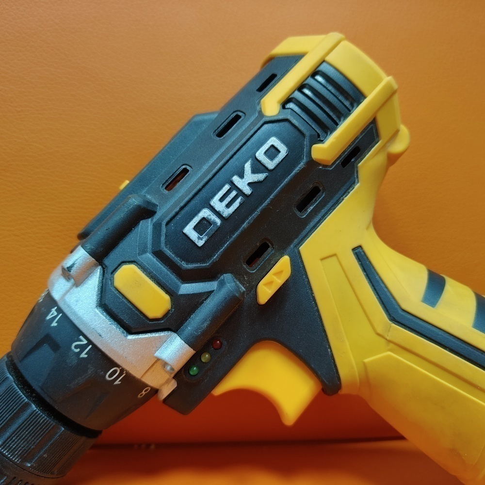 Шуруповерт Deko DKCD12FU-LI