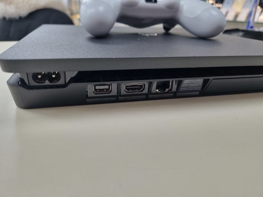 Игровая приставка PlayStation 4 Slim 500GB