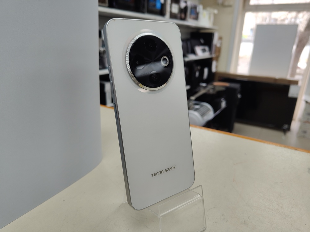Смартфон Tecno SPARK 30C 4/128