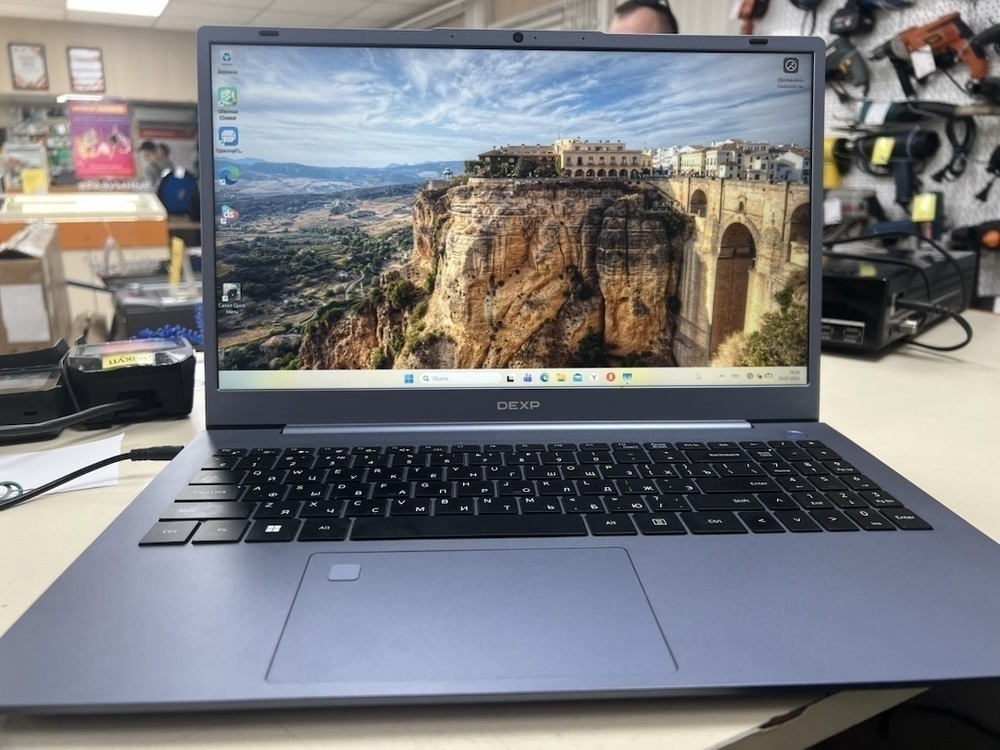 Ноутбук Dexp; Core i3-1215U, Intel UHD Graphics, 8 Гб, 240 Гб, Нет