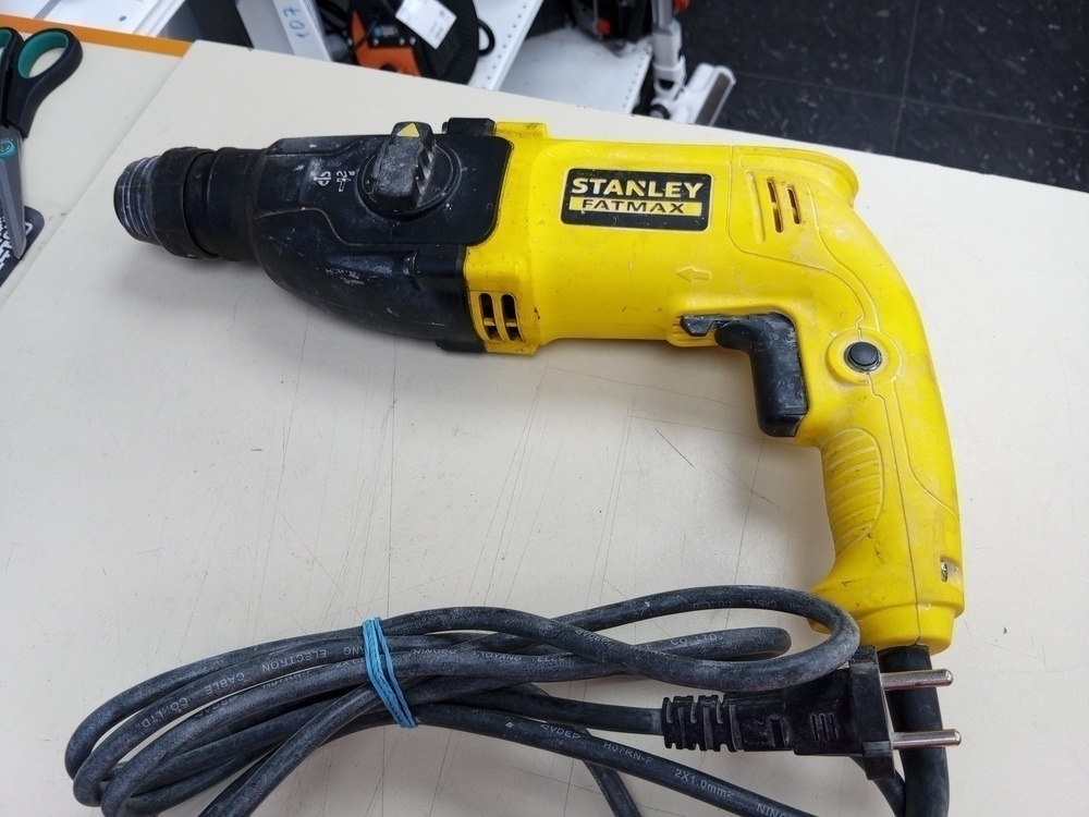 Перфоратор Stanley MER524K;