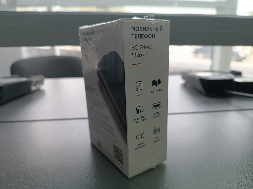 Мобильный телефон BQ 2440