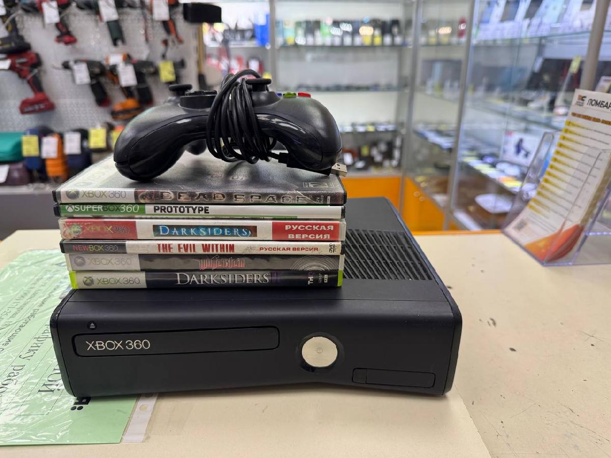 Игровая приставка Xbox 360;