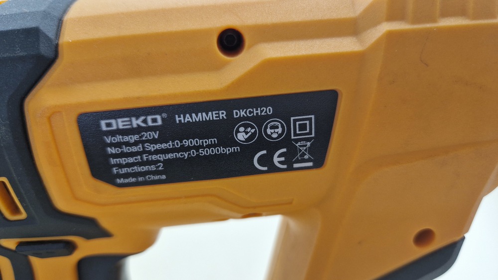 Перфоратор Deko DKCH20