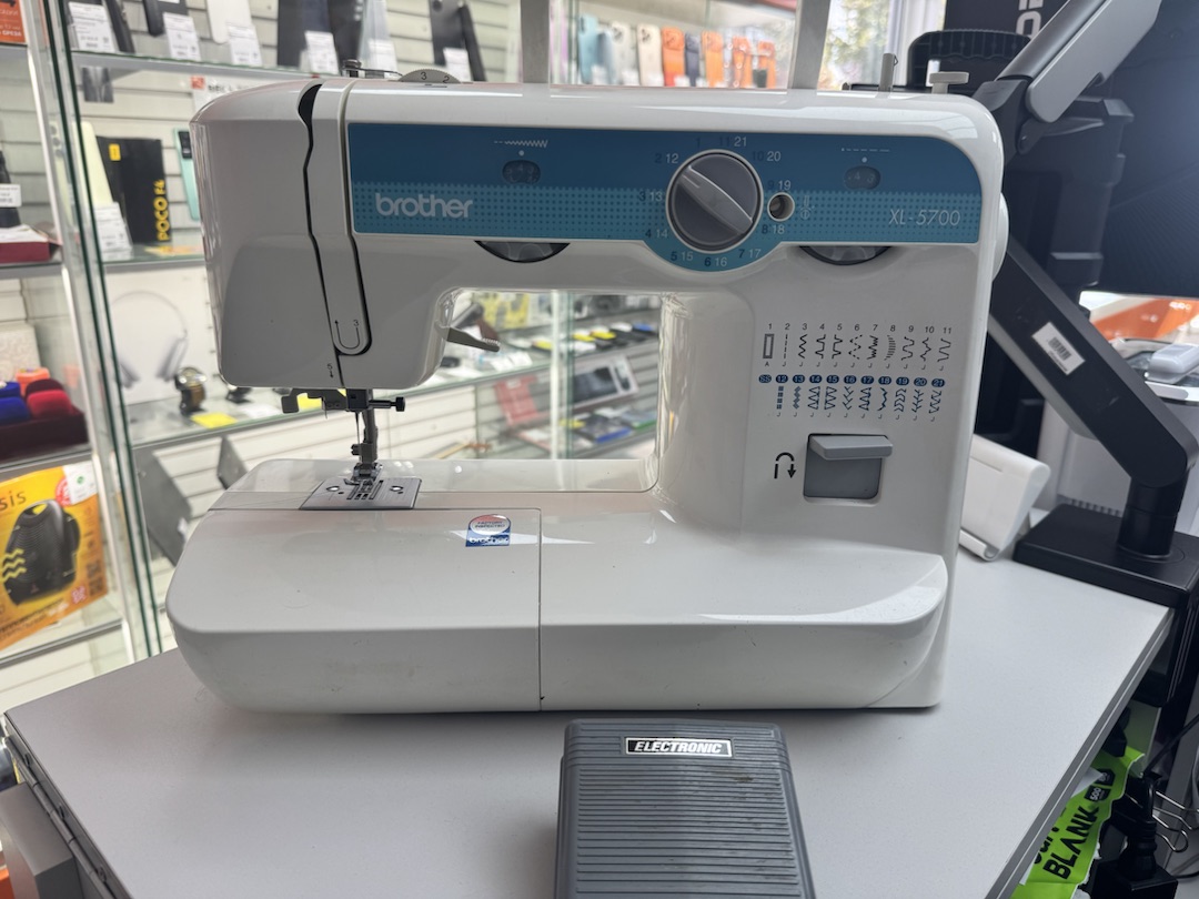 Швейная машина Brother XL-5700