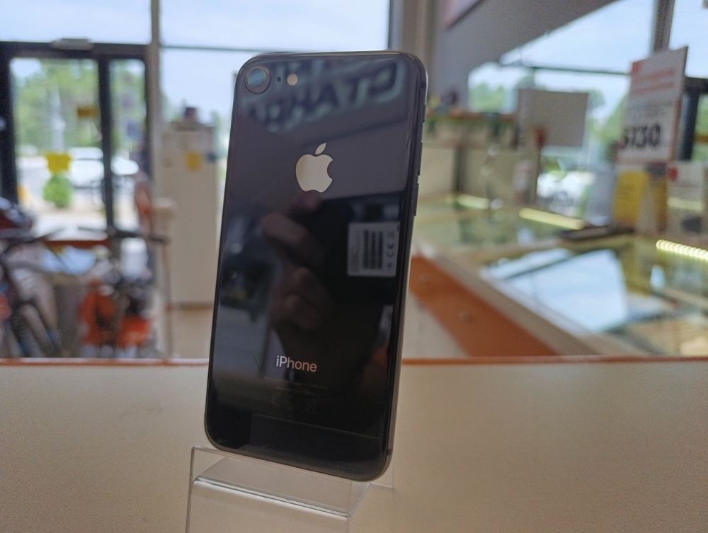 Смартфон Apple iPhone 8 64Gb