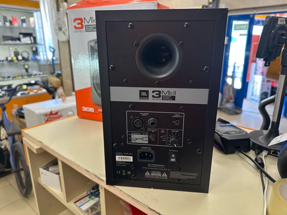 Студийный монитор JBL 3 SERIES MKII