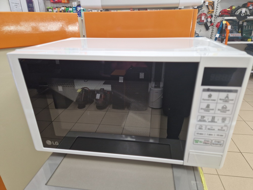 Микроволновая печь LG MS2042DY