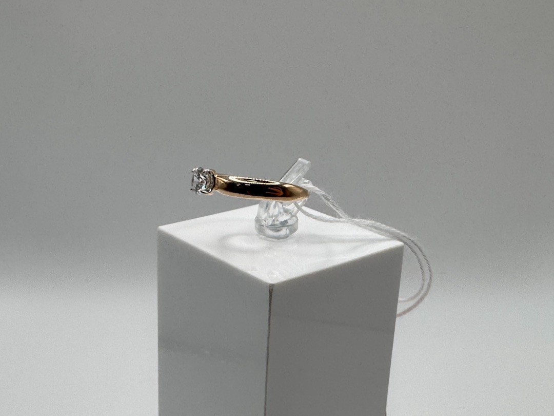 КОЛКМ585 КОЛЬЦО С КАМНЕМ (Au 585)