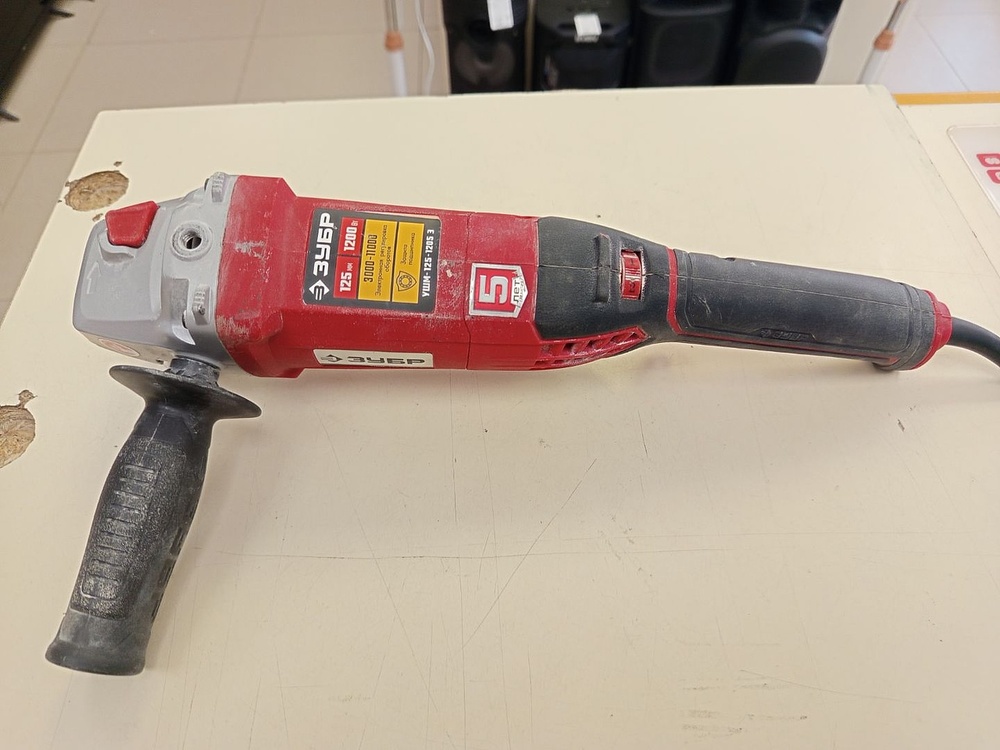 Угловая шлифмашина Зубр УШМ-125-1005