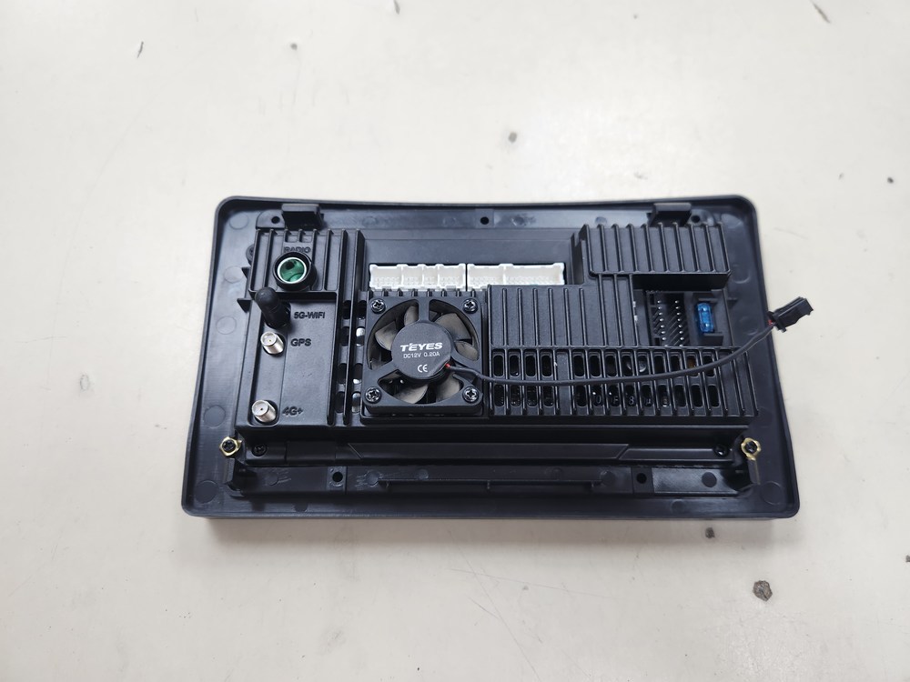 Автомагнитола Teyes CC3;