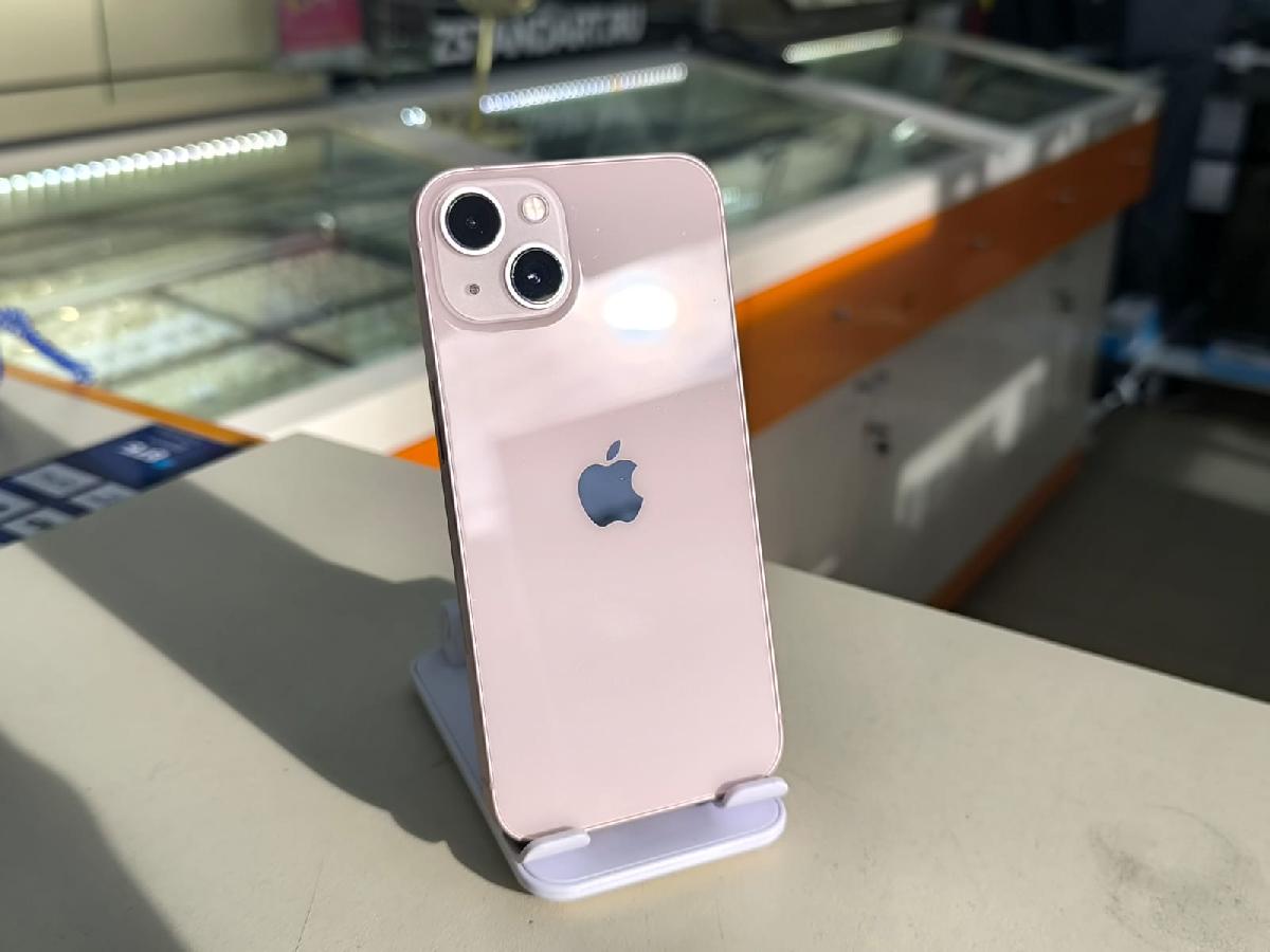 Смартфон Apple iPhone 13 128Gb
