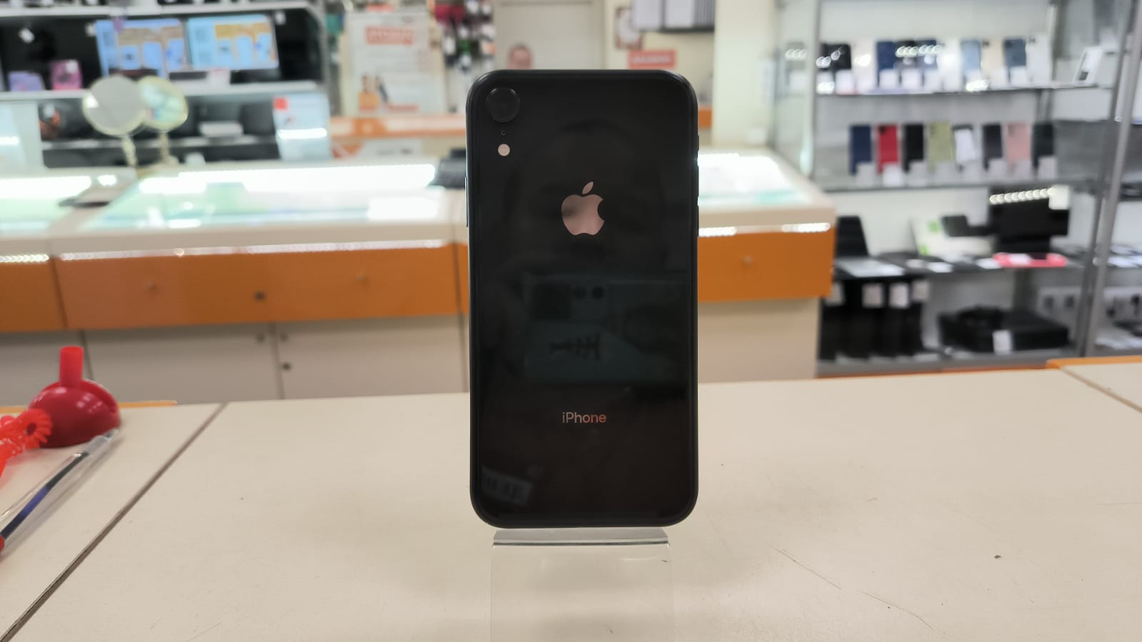 Смартфон Apple iPhone Xr 128Gb 4400033760890 в Волгограде - купить в  интернет-магазине ювелирных украшений и дисконт техники «Золотой Стандарт»