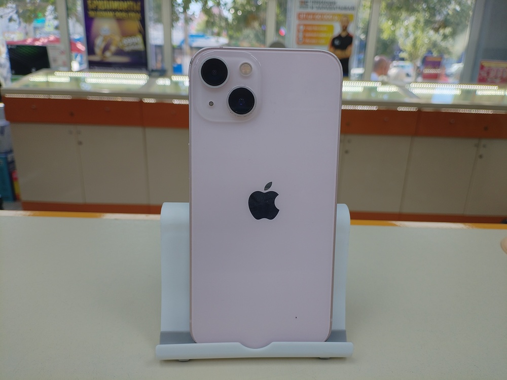 Смартфон Apple iPhone 13 128Gb