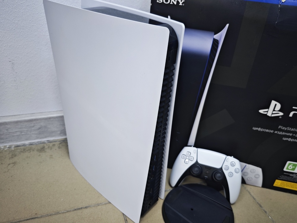 Игровая приставка PlayStation 5 Digital Edition 825Gb