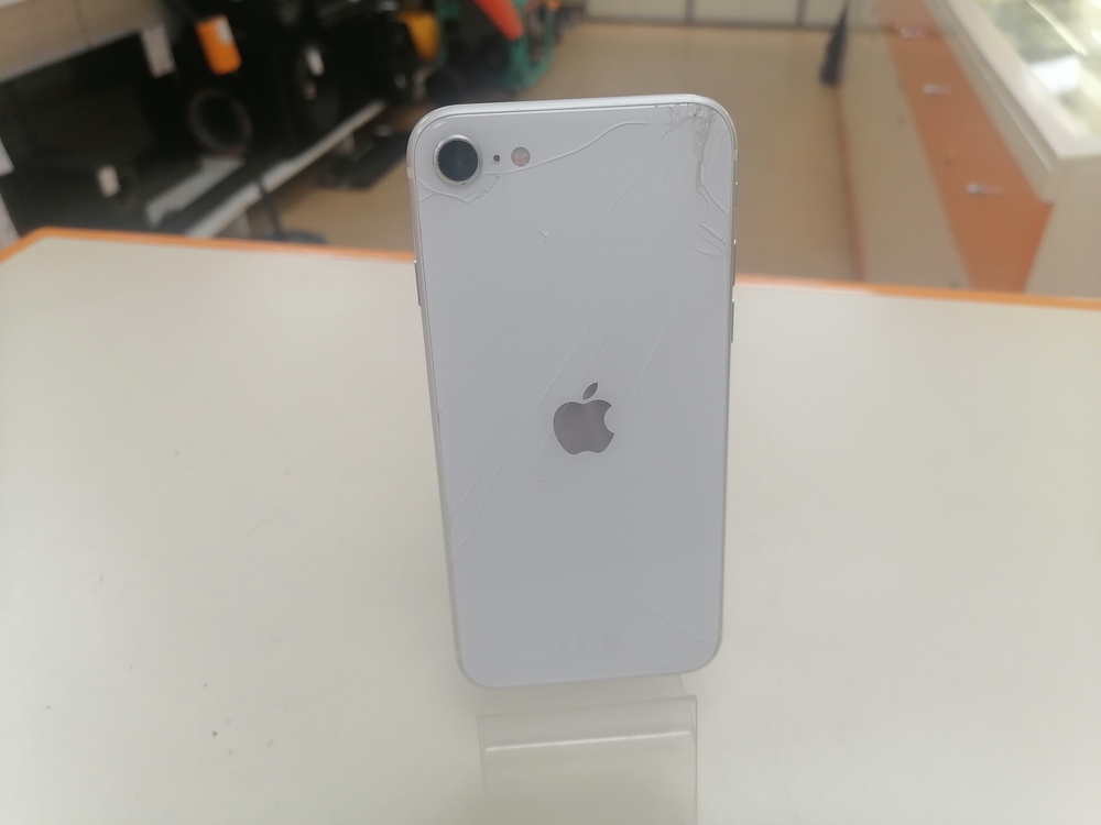 Смартфон Apple iPhone SE 2020 64Gb