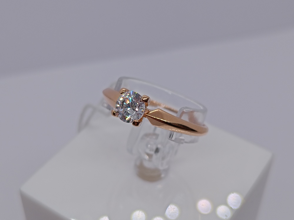 КОЛКМ585 КОЛЬЦО С КАМНЕМ (Au 585)