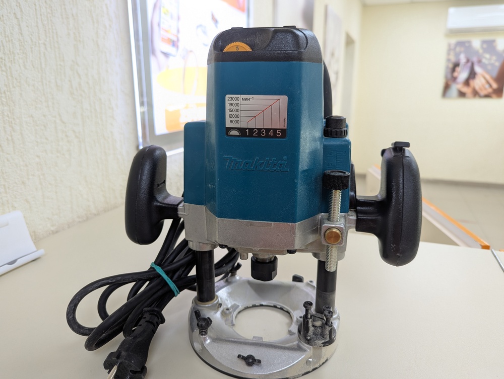 Фрезер Makita 3612С