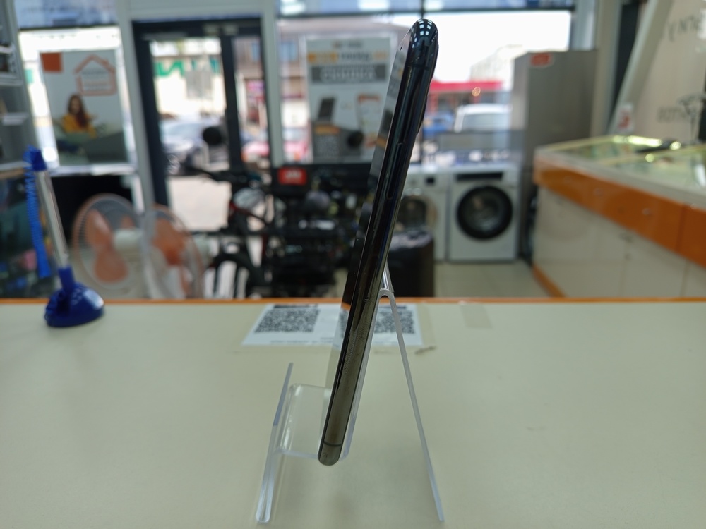 Смартфон Apple iPhone 11 Pro Max 64Gb