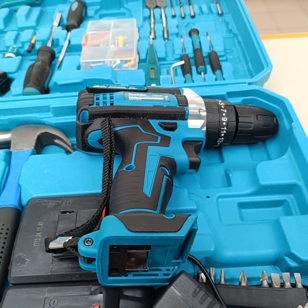 Шуруповерт Makita NoName