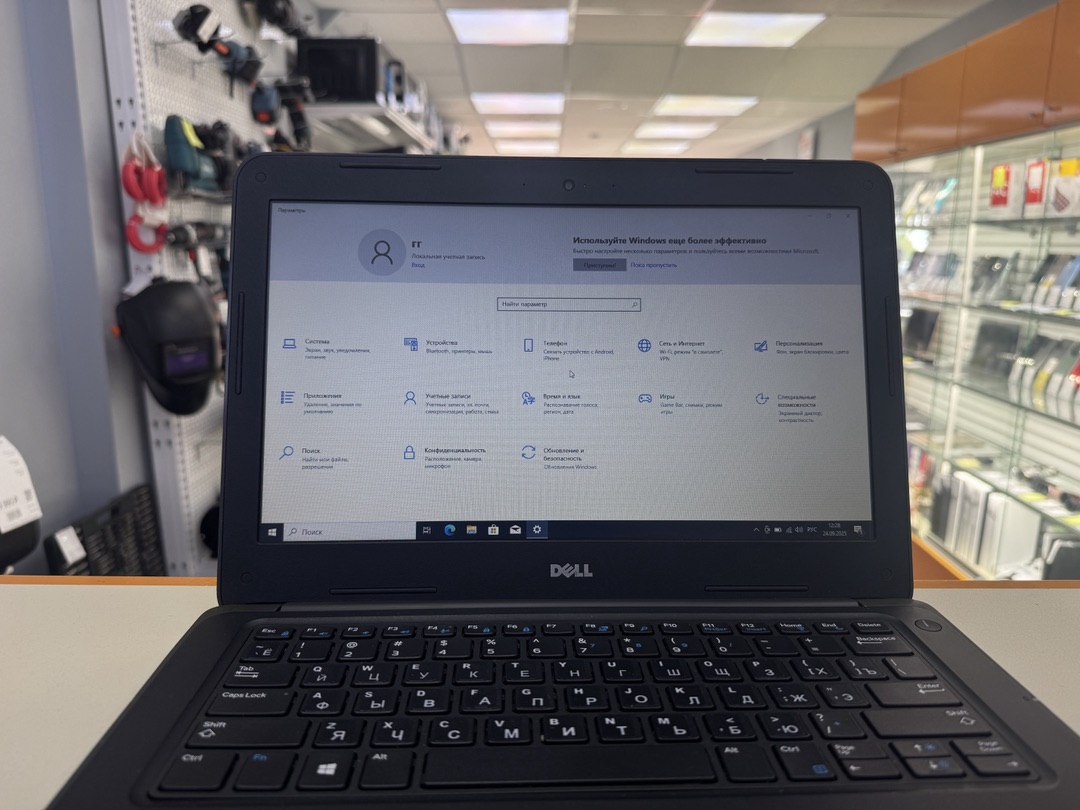 Ноутбук DELL; Core i5-7200U, Intel UHD Graphics 620, 8 Гб, 256 Гб, Нет