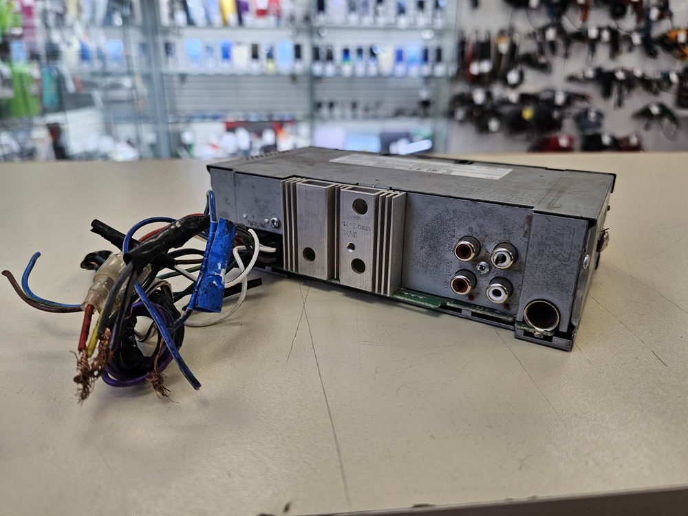 Автомагнитола Kenwood KMM-124