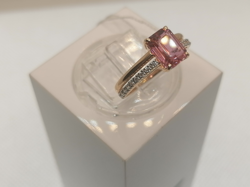 КОЛЬЦО С КАМНЯМИ (Au 585)