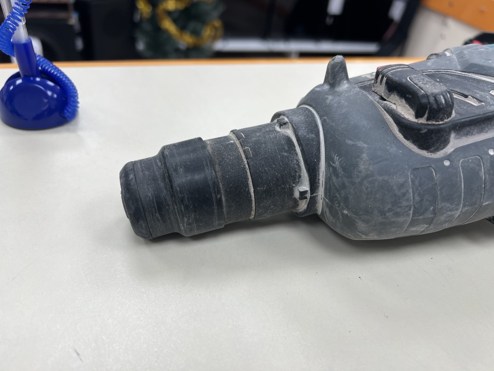 Перфоратор Makita HR2460