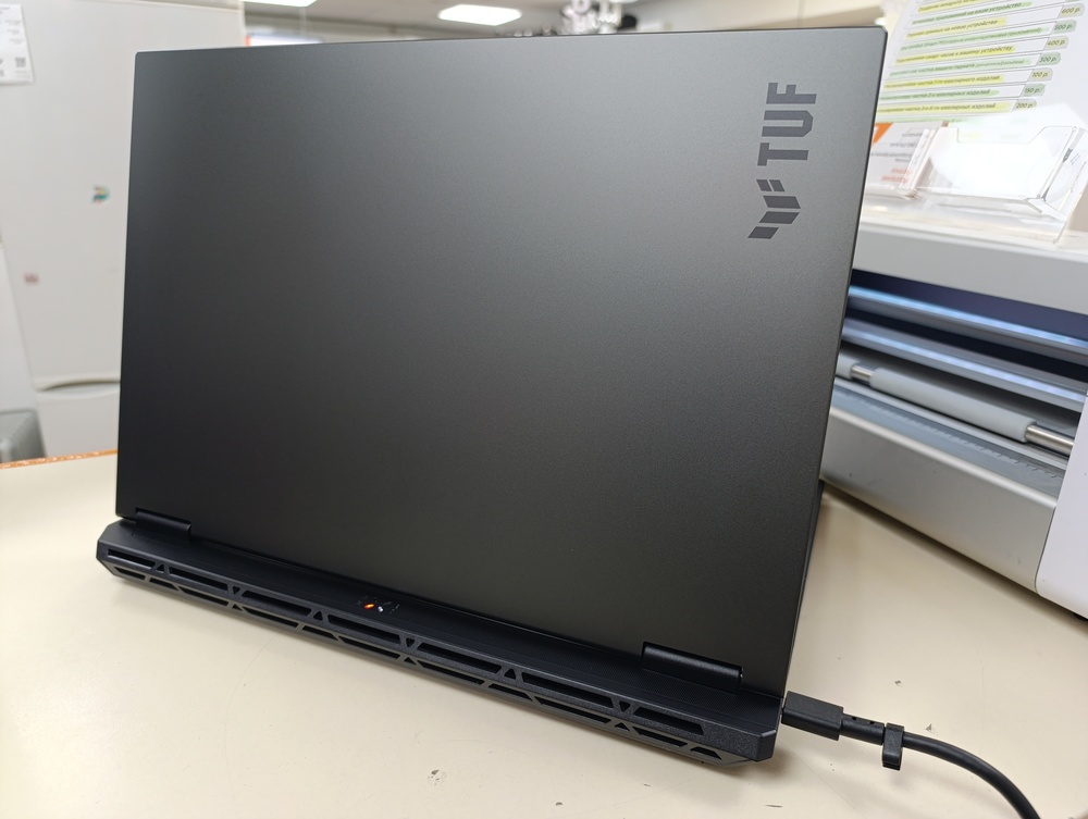 Ноутбук ASUS; i5-13450HX, Geforce RTX 5070, 32 Гб, 1 Tb, Нет