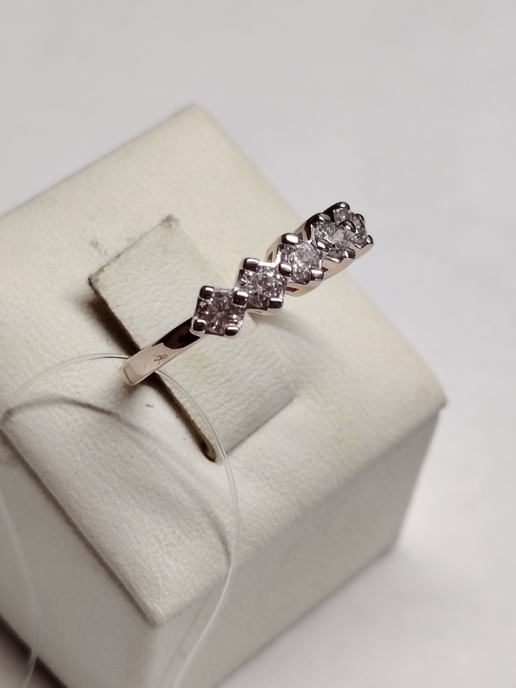 КОЛЬЦО С КАМНЯМИ (Au 585)