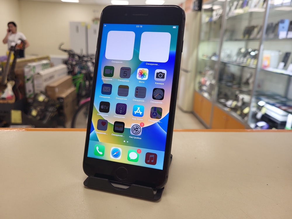 Смартфон Apple iPhone 8 Plus 64Gb