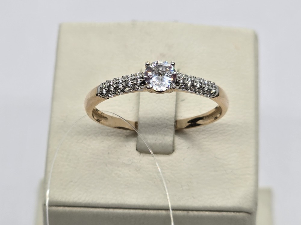 КОЛЬЦО С КАМНЯМИ (Au 585)