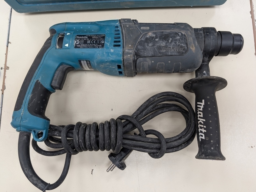 Перфоратор Makita HR 2470