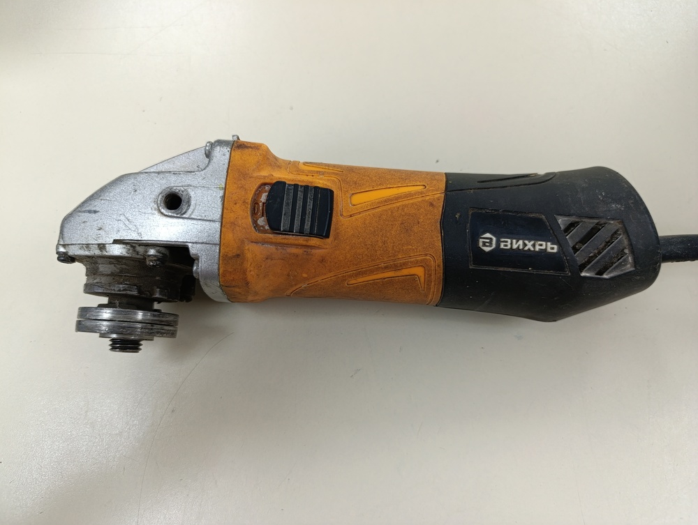 Угловая шлифмашина Вихрь УШМ-125/900