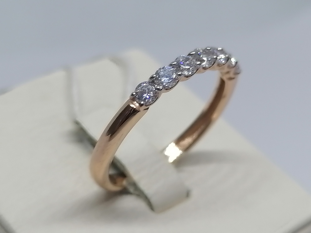 КОЛЬЦО С КАМНЯМИ (Au 585)