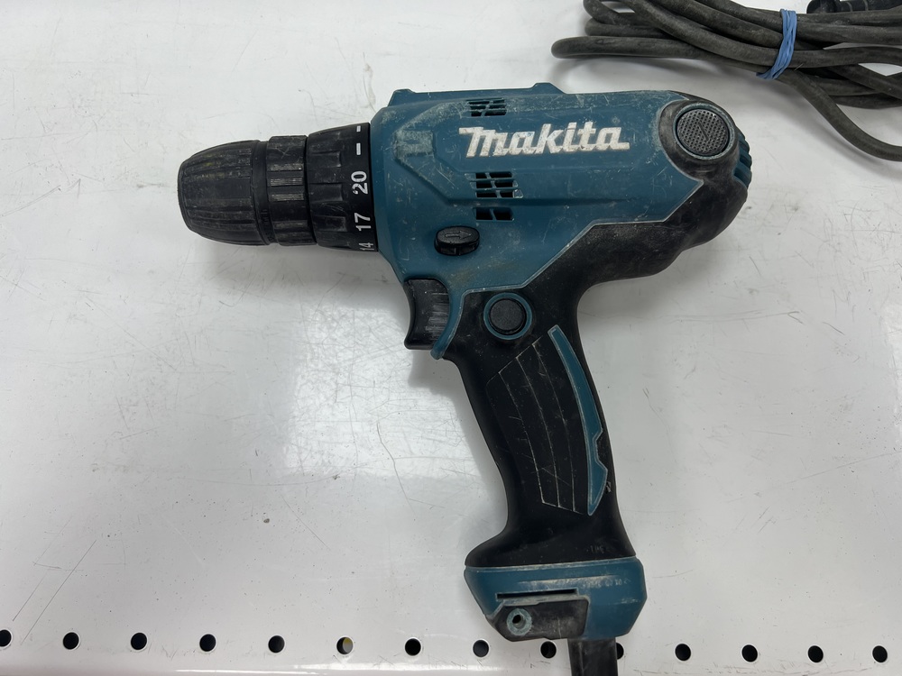 Шуруповерт Makita DF0300