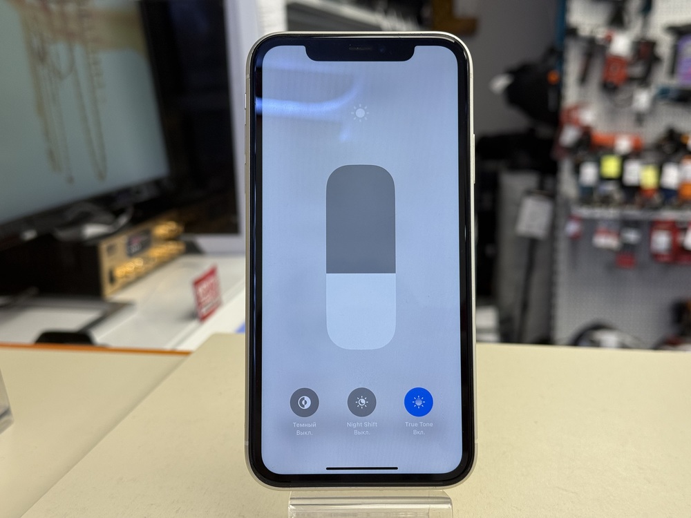 Смартфон Apple iPhone 11 64Gb