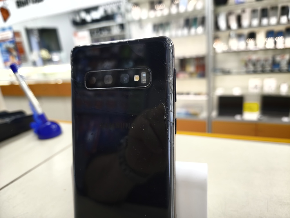 Смартфон Samsung Galaxy S10 8/128