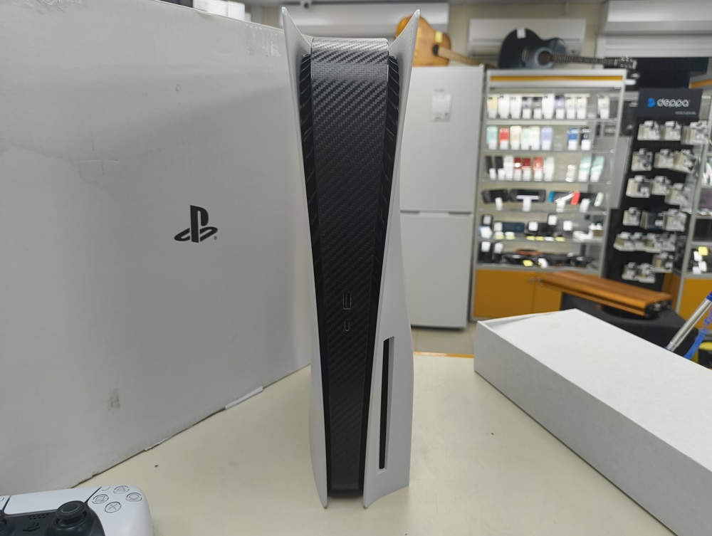 Игровая приставка PlayStation 5 825Gb (С дисководом)