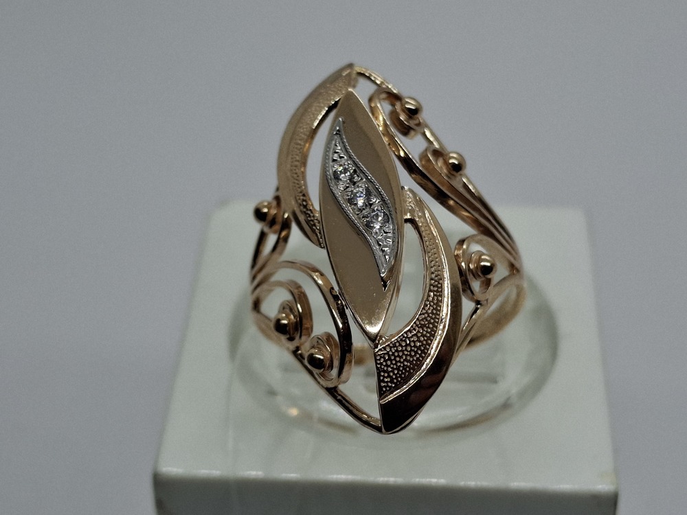 КОЛЬЦО С КАМНЯМИ (Au 585)