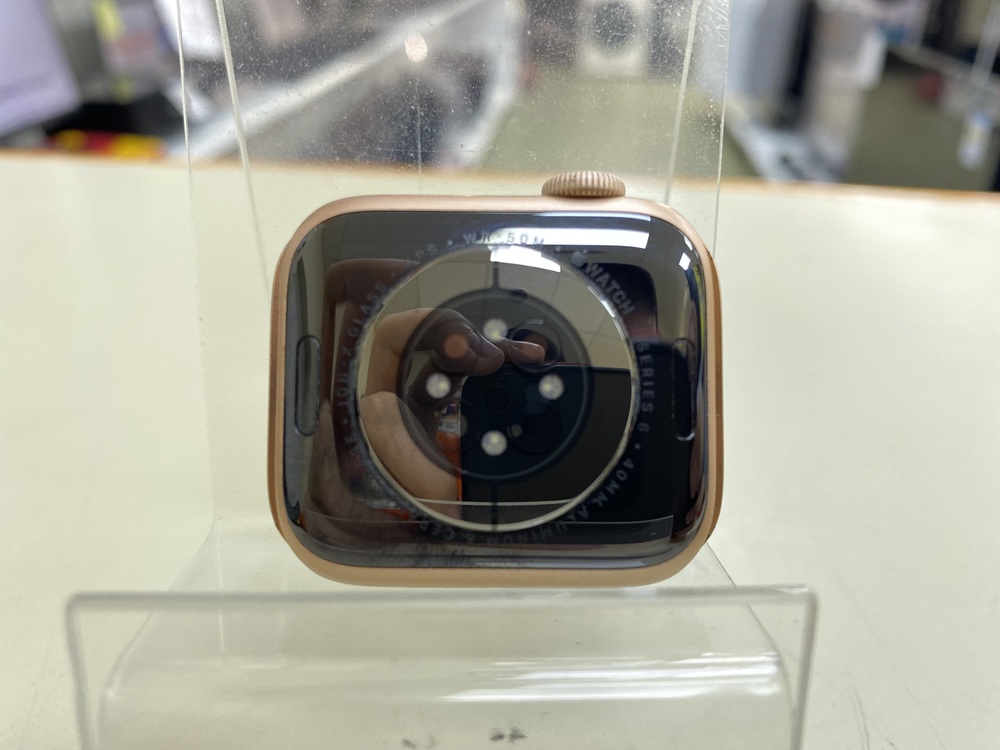 Смарт-часы Apple Watch Series 6 40mm