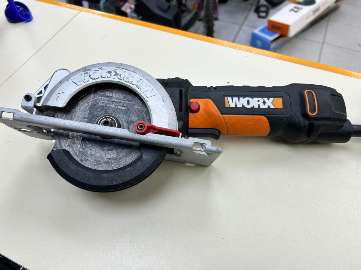 Дисковая пила Worx WX439