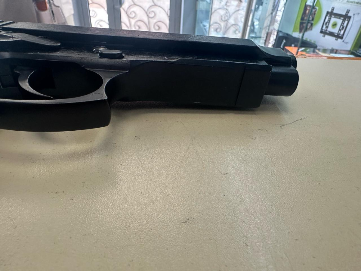 Пистолет пневматический Crosman PFAM9B