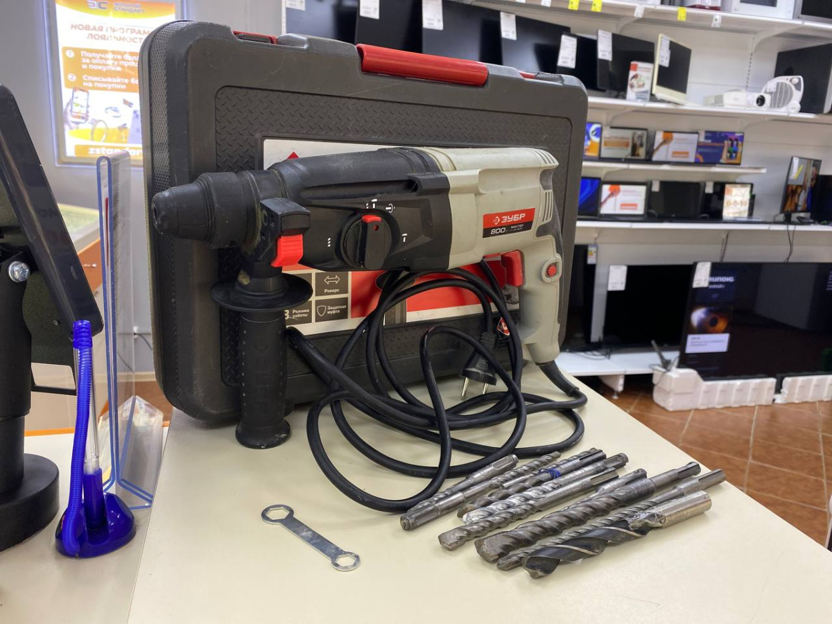 Перфоратор Зубр П-26-800