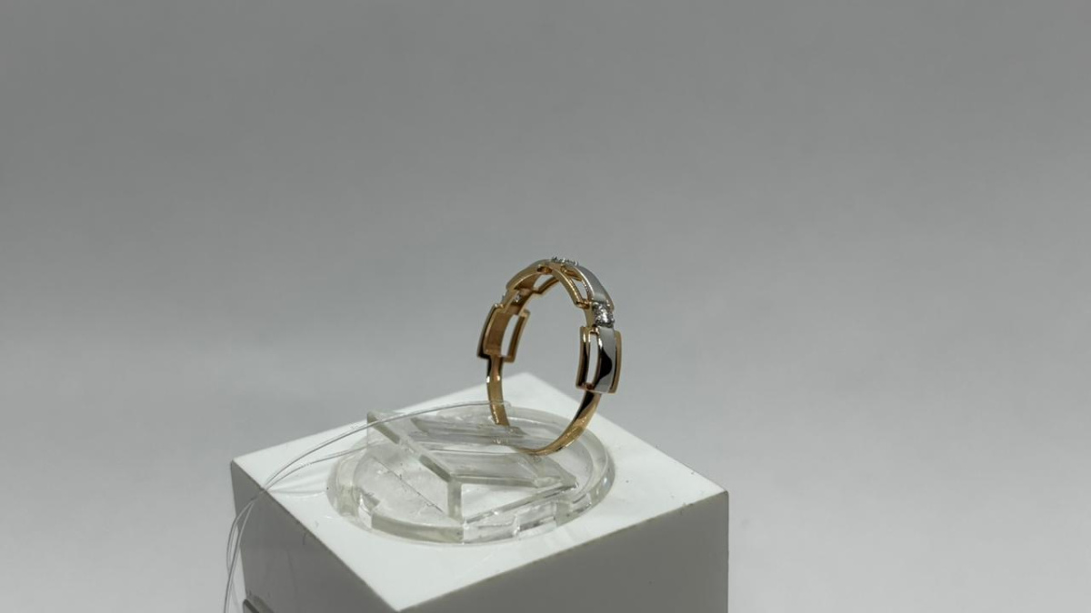 КОЛЬЦО С КАМНЯМИ (Au 585)