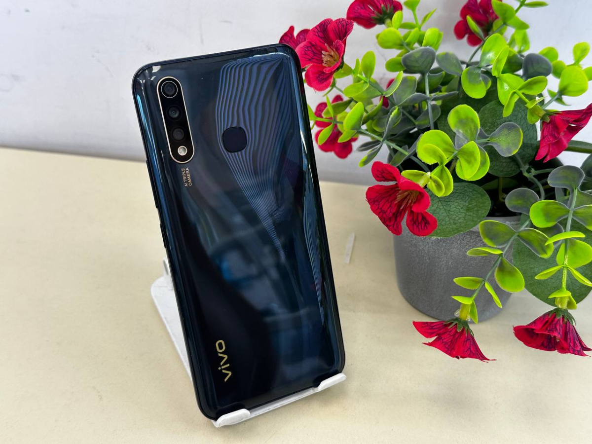 Смартфон Vivo Y19