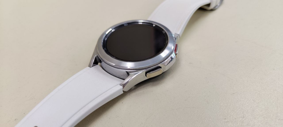 Смарт-часы Samsung Galaxy Watch 4 40mm