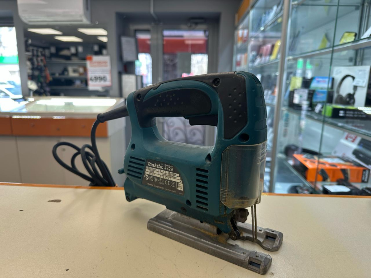 Лобзик Makita 4329