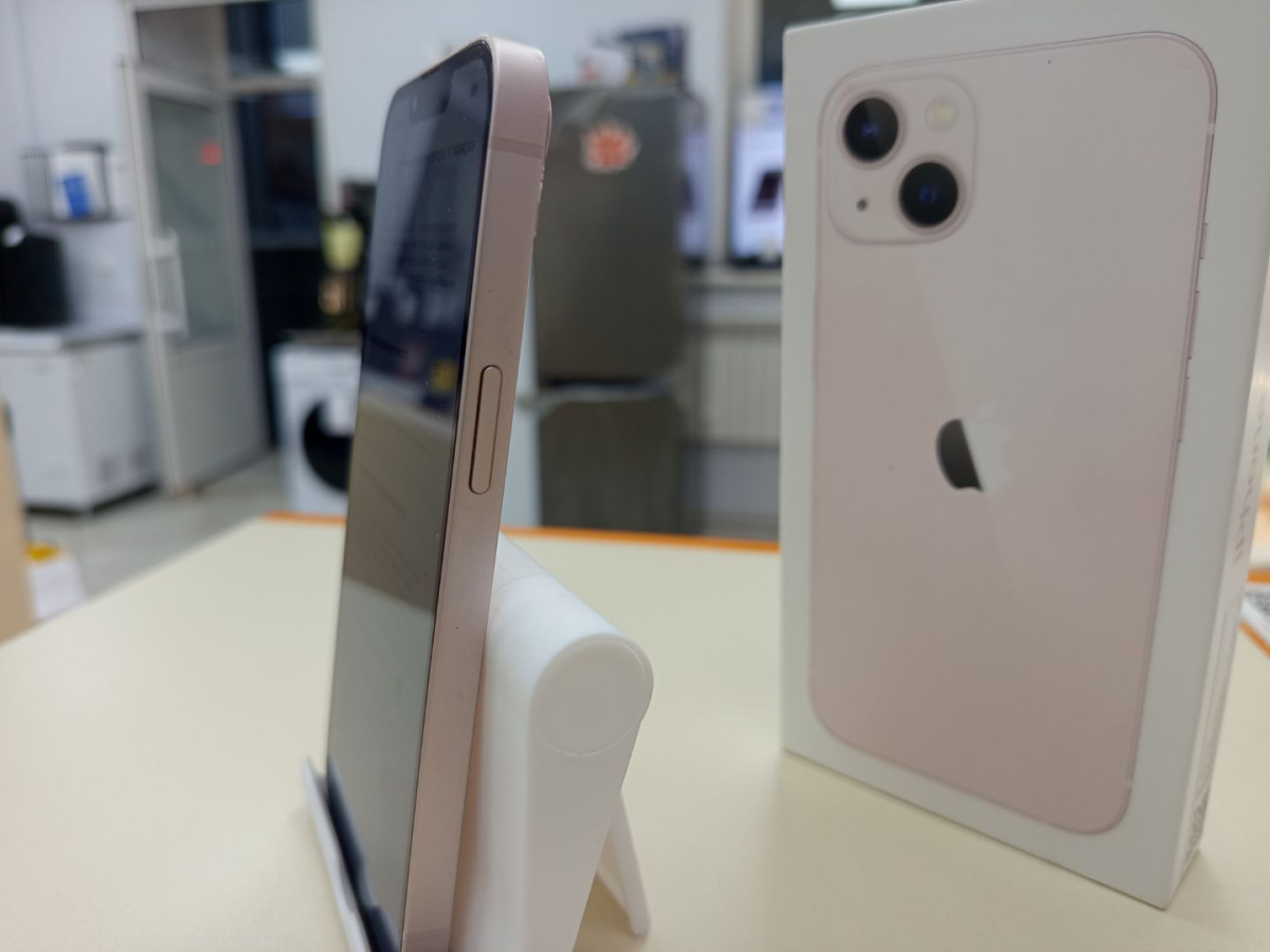 Смартфон Apple iPhone 13 128Gb
